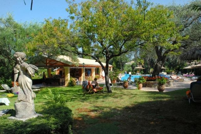 Spiti Prifti Apartments Gouvia Ngoại thất bức ảnh