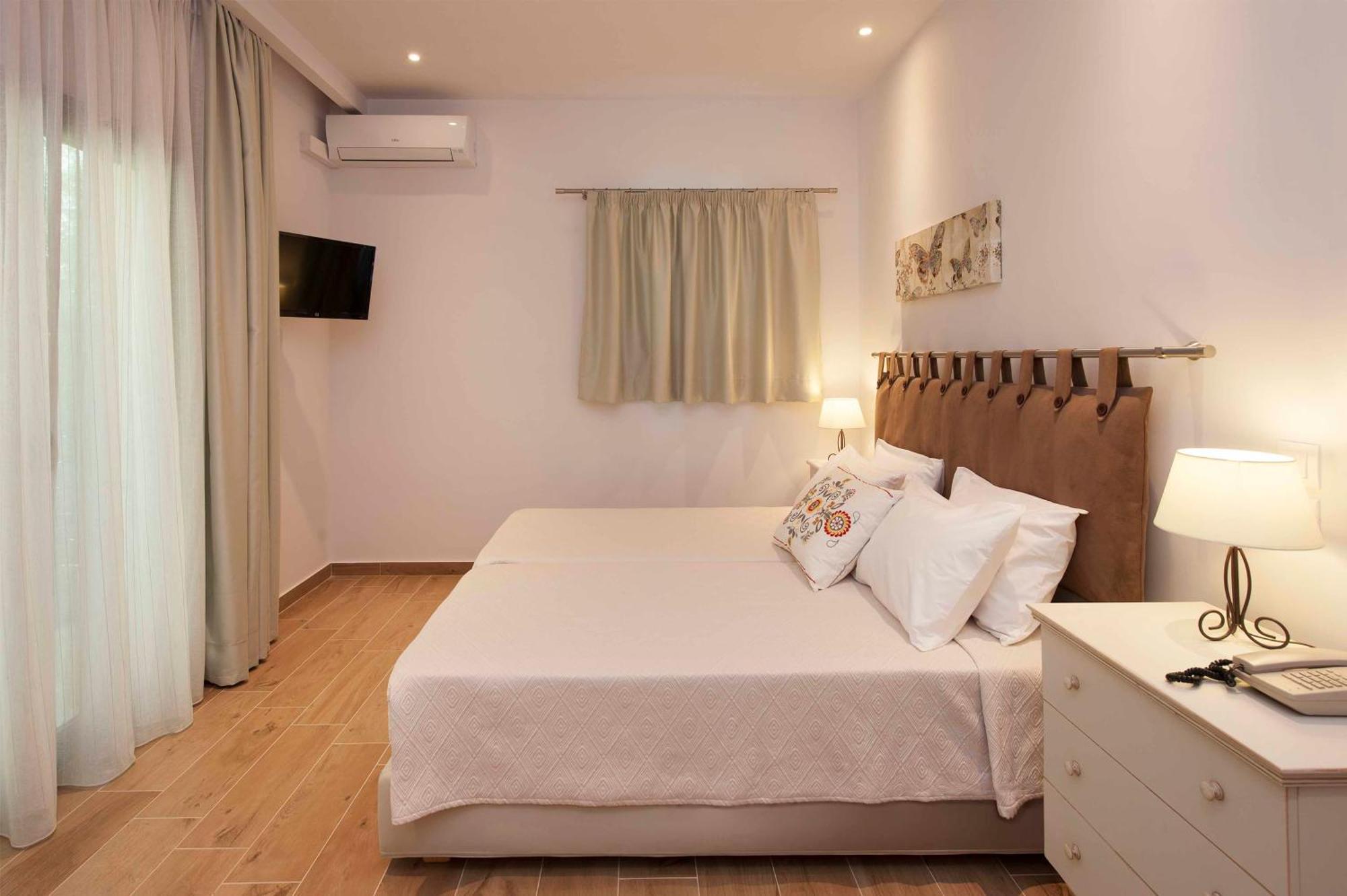 Spiti Prifti Apartments Gouvia Ngoại thất bức ảnh