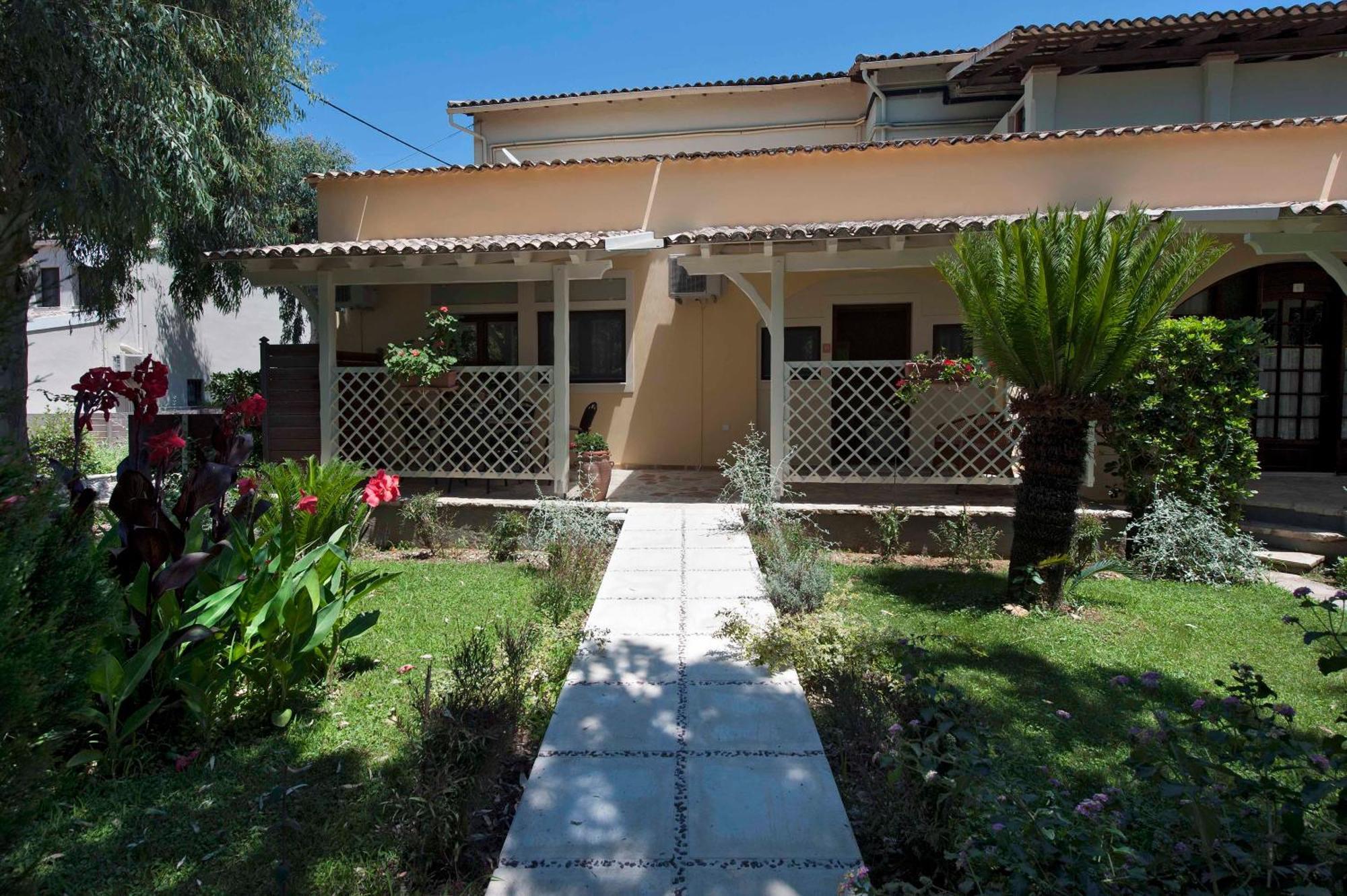 Spiti Prifti Apartments Gouvia Ngoại thất bức ảnh