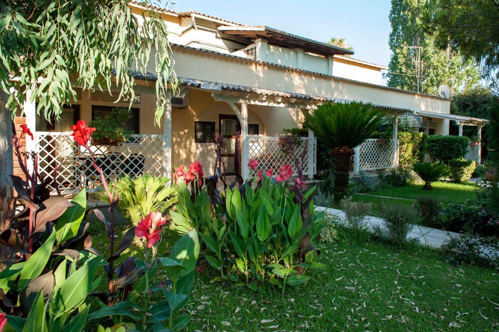Spiti Prifti Apartments Gouvia Ngoại thất bức ảnh